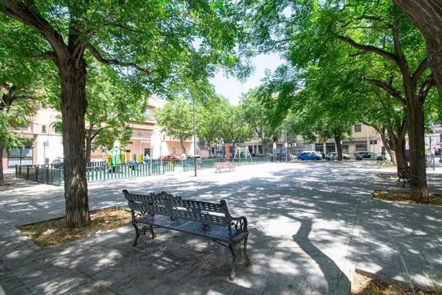 Encantadora vivienda en el codiciado barrio de Triana - foto 2