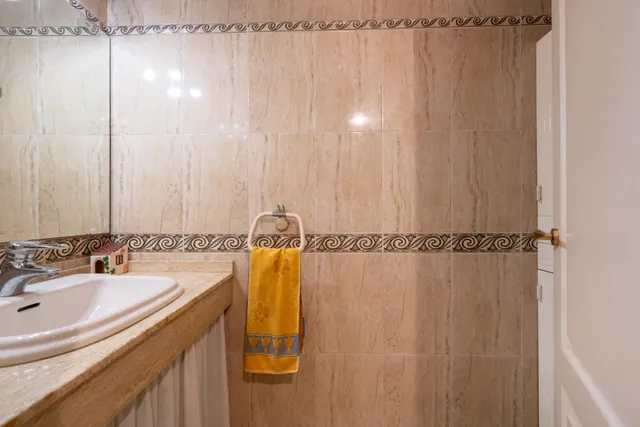UNA CASA CON ALMA EN EL CORAZÓN DE ALMERÍA: 278 m2 Y DOS TERRAZAS PARA DISFRUTAR — 17