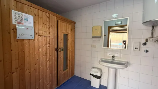 PISO DE TRES DORMITORIOS CON PISCINA CLIMATIZADA, GIMNASIO Y SAUNA EN SAN PEDRO DEL PINATAR — 32
