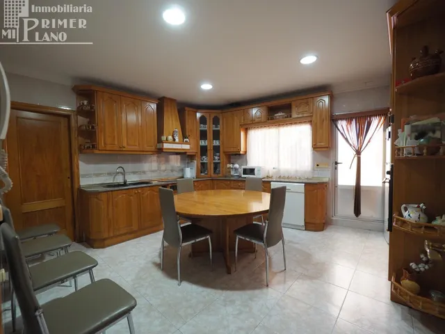 Se vende casa + local comercial en calle Socuellamos Tomello - foto 4