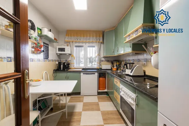 Casa en Armilla con terraza, patio y amplia cochera — 8