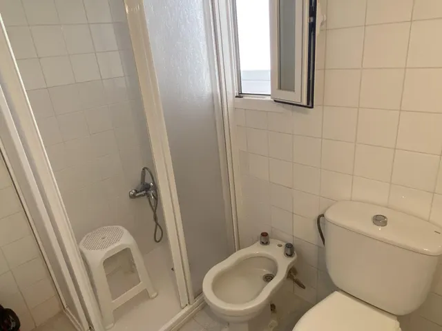 Piso en Avenida Almogávares. Tres dormitorios. Dos terrazas. — 17