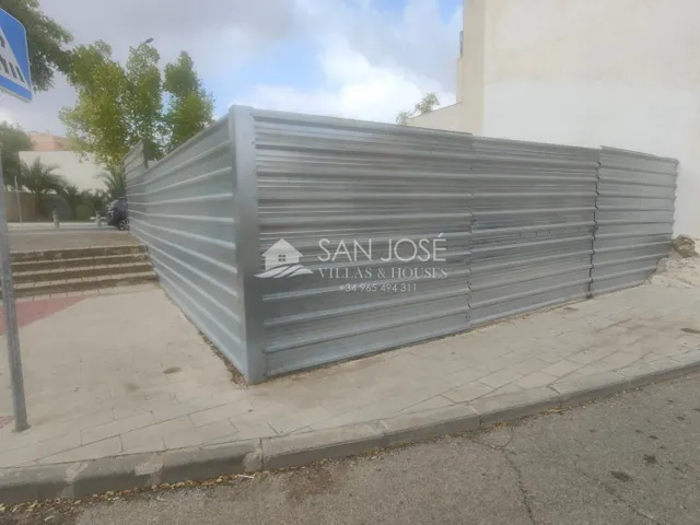 SE VENDE SOLAR CERCA DEL HIPERBER NUEVO DE ASPE — 2