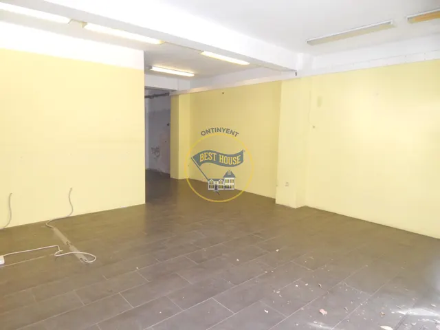 LOCAL COMERCIAL + LOCAL PARKING DE VEHICULOS. COCENTAINA — 18