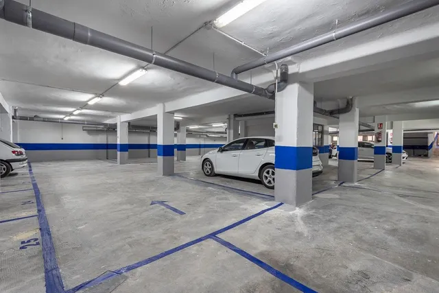 PARKING DE 30 PLAZAS EN PLENO CENTRO DE GRANADA — 3