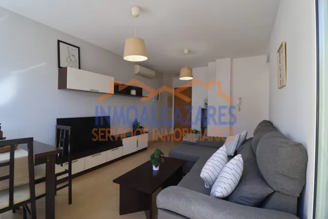 CENTRICO APARTAMENTO DE 2 DORMITORIOS, 1 BAÑO Y COCHERA PRIV - foto 3