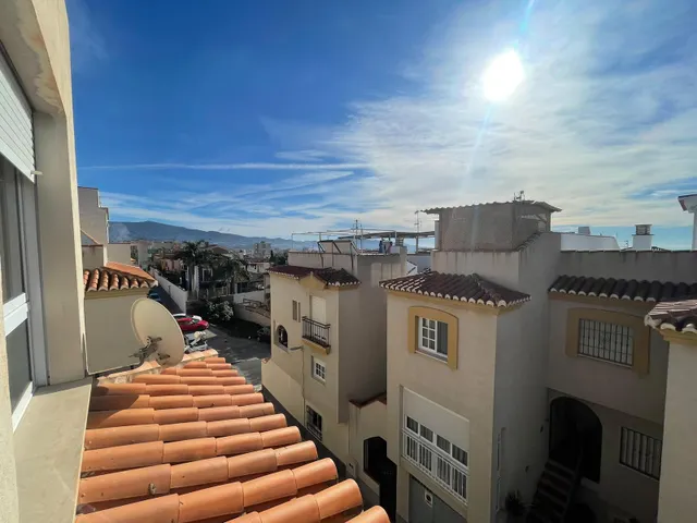 Adosado en Motril por 237000€ — 32