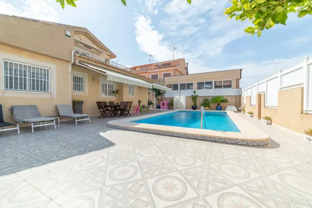 Chalet 5 habitaciones 435m² en venta - Aldeas del villar — 41