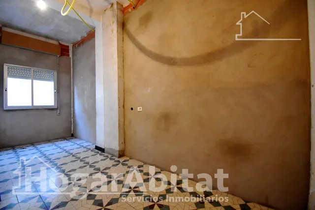 Gran casa de pueblo esquinera con trastero y terraza — 28