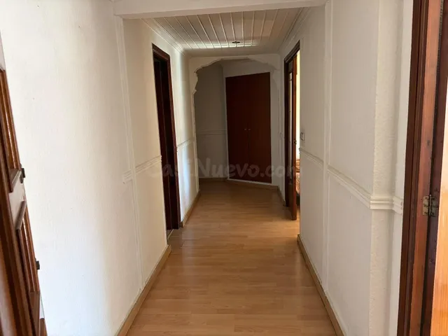 Piso en Barrio Residencial de Canals - foto 2