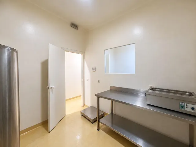 Local comercial, en alquiler, con gran visibilidad en tablero bajo — 10