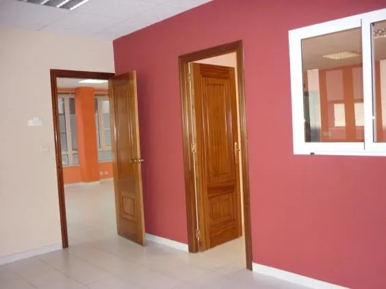 OFICINA EN EL CENTRO DE PONFERRADA CON 3 DESPACHOS — 9