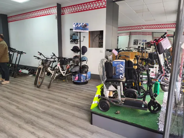 Gran local comercial con doble acceso en Gandia – 260 m2 en calle Benissuai — 2