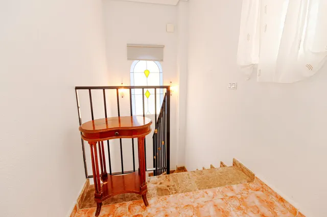 SE ALQUILA CHALET POR LARGO TIEMPO DE 3 DORMITORIOS Y 2 BAÑOS EN VILLA MARTIN (ORIHUELA COSTA) — 17