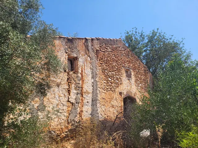 MASIA PARA REFORMAR CON TERRENO EN TÉRMINO DE VALL D'ALBA, LUZ Y AGUA CERCA — 25
