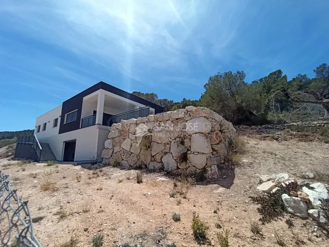 Se vende Villa con piscina en Cañada de la Leña - foto 2