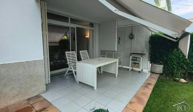 Apartamento en planta baja con jardín privado y piscina comunitaria en Pals — 18