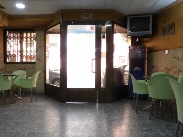 ¿LO TUYO ES LA HOSTELERÍA..?, ESTE ES TU LOCAL - POSIBILIDAD DE OPCIÓN COMPRA — 35
