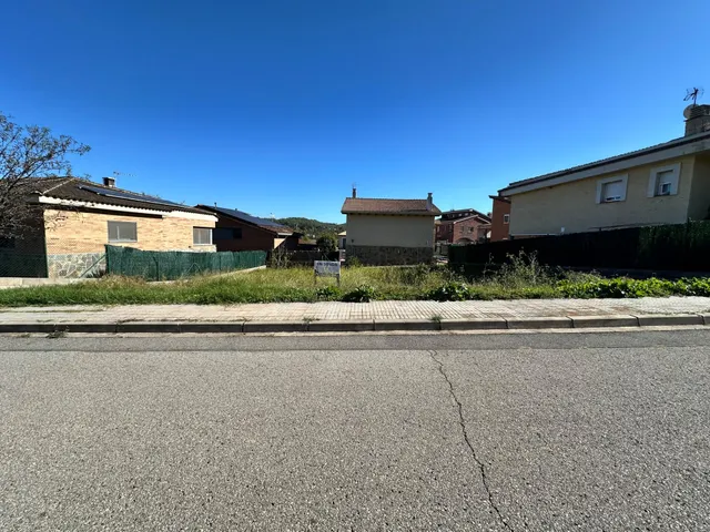 ¡Terreno en venta en la mejor zona de Sant Salvador de Guardiola! — 13