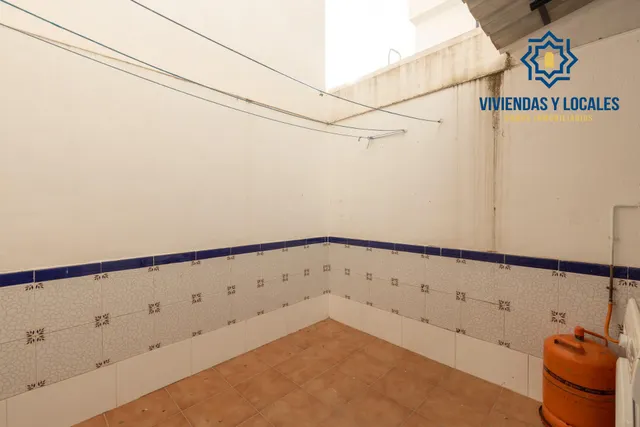 Casa independiente a 5 minutos de Granada en buen estado para entrar a vivir — 44