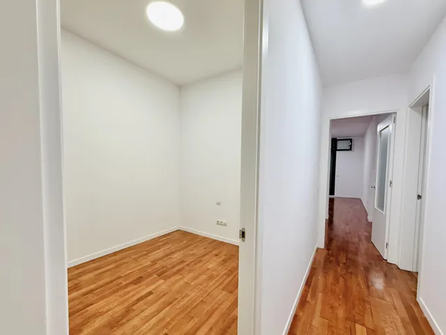 Moderno piso reformado en venta situado en pleno corazón de l'Eixample — 24
