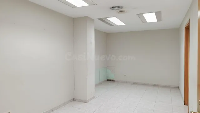 Gran local comercial en las Bases de Manresa - foto 4