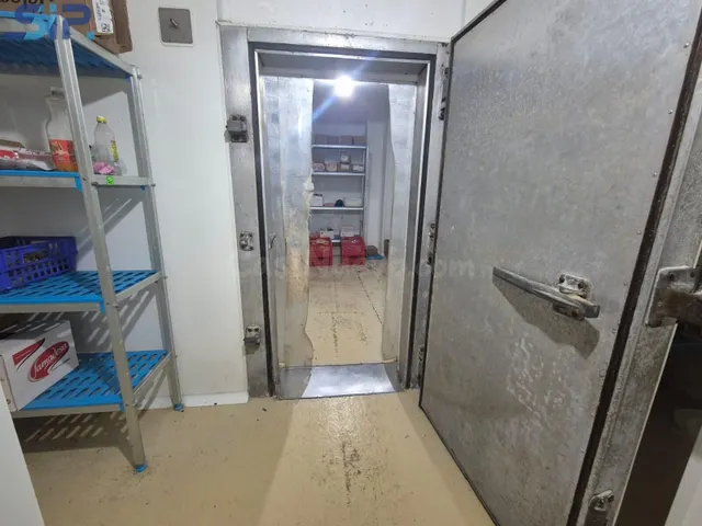 Alquiler local actualmente en uso de carnicería (Sin traspas - foto 4