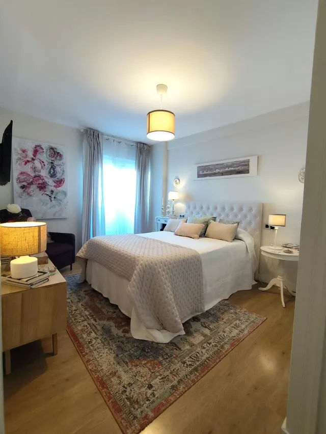 VIVIENDA REFORMADA;  CALIDAD, AMPLITUD Y UNAS VISTAS QUE MARCAN LA DIFERENCIA AL PASEO MARÍTIMO Y AL PUERTO. — 30