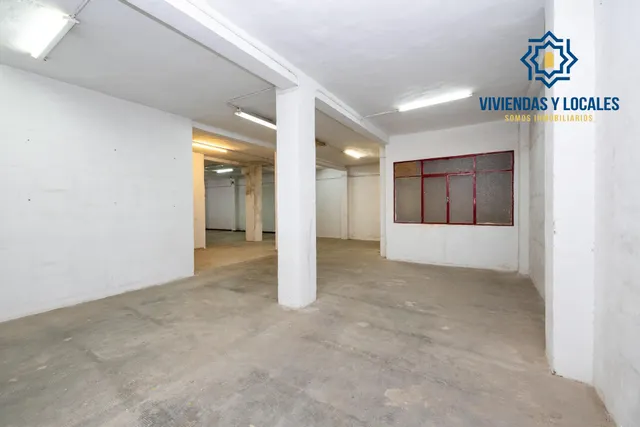 ¡Oportunidad Única en Angel Barrios! Local de 147m2 por solo 190.000€ — 15