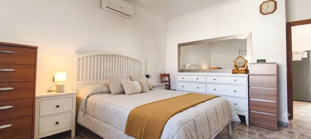 Chalet independiente con piscina y gran parcela en La Marina — 4