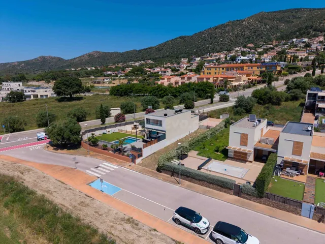 TERRENO EDIFICABLE CON VISTAS ESPECTACULARES Y BAJO COSTE CO - foto 4