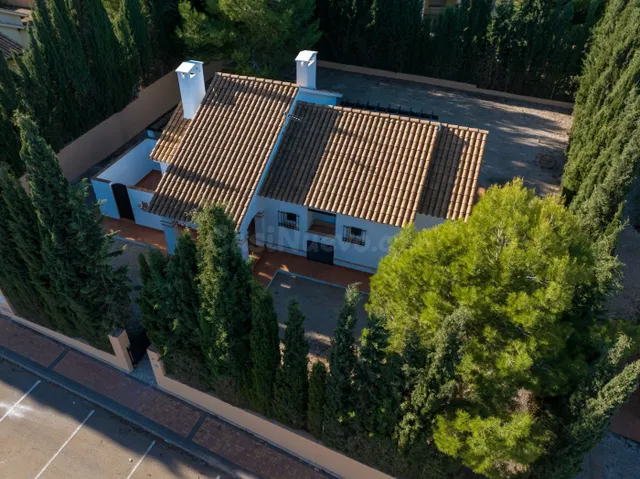 MARAVILLOSA VILLA EN ESTILO MEDITERRANEO DE 3 DORMITORIOS CO - foto 3