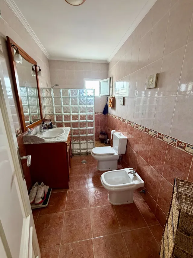 Chalet pareado tipo tríplex de 266 m2 con 4 dormitorios, terrazas, garaje y bodega en Aguadulce Sur — 22