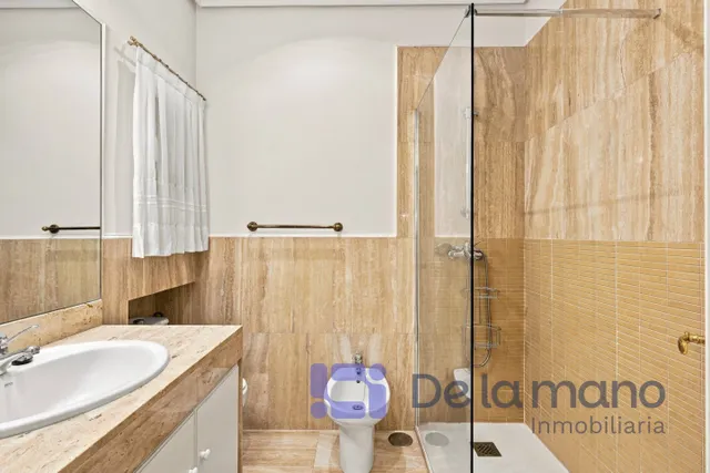 VIVIENDA SEÑORIAL ACTUALIZADA IDEAL PARA PAREJAS CON O SIN HIJOS — 10
