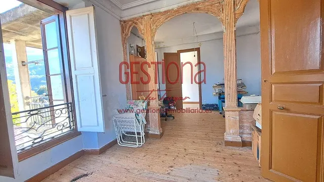 MAJESTUOSA CASA PARA REFORMAR. SOBA — 29