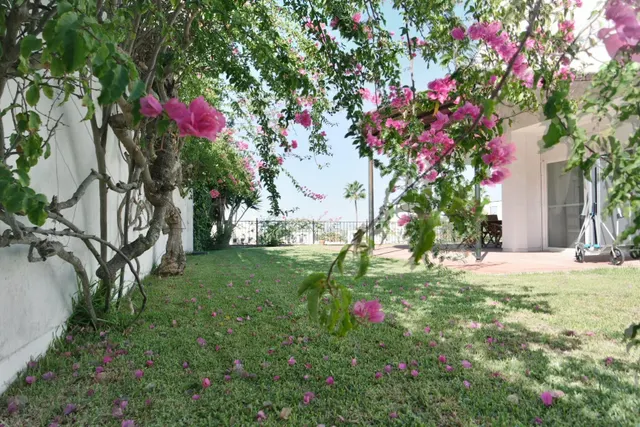 Impresionante chalet con piscina y en zona con campo de golf — 4