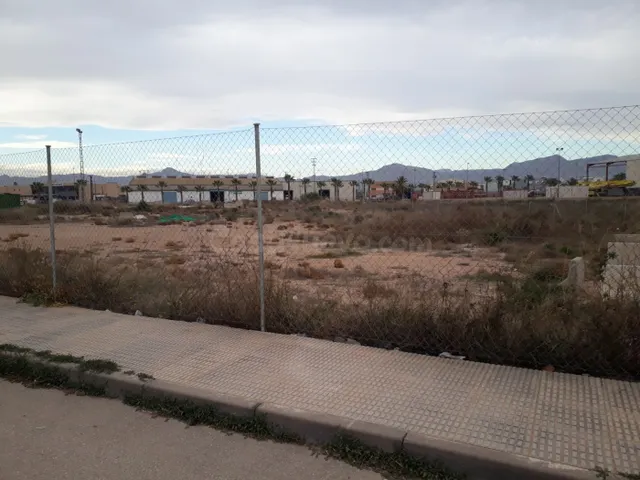 SOLAR INDUSTRIAL EN POLIGONO MOS DEL BOU ALBATERA