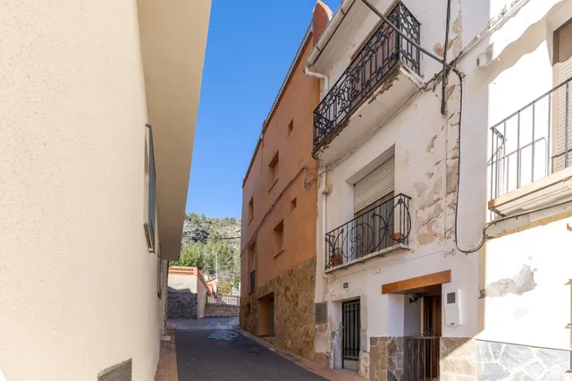 BONITA CASA DE PUEBLO EN LA VALL DE ALMONACID — 41
