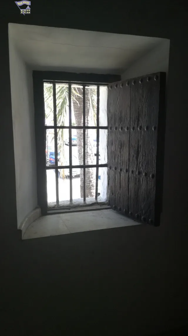 VENTA DE CASA EN PLENO CENTRO DEL BARRIO BAJO — 24