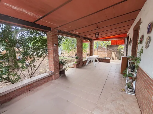 Chalet independiente con piscina y parcela de 1.221 m2 en Las Quemadillas. Córdoba — 2