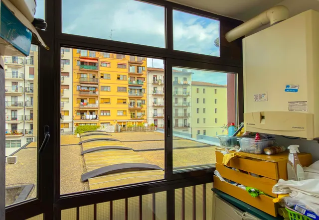 Amplia vivienda de 3 habitaciones en el centro de Irún — 24