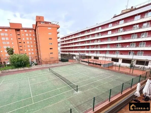 Apartamento con terraza, piscina y licencia turística a 300 metros de la playa en Santa Susanna — 7