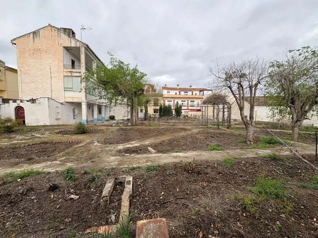 Venta solar urbano y vivienda en La Zubia - foto 4