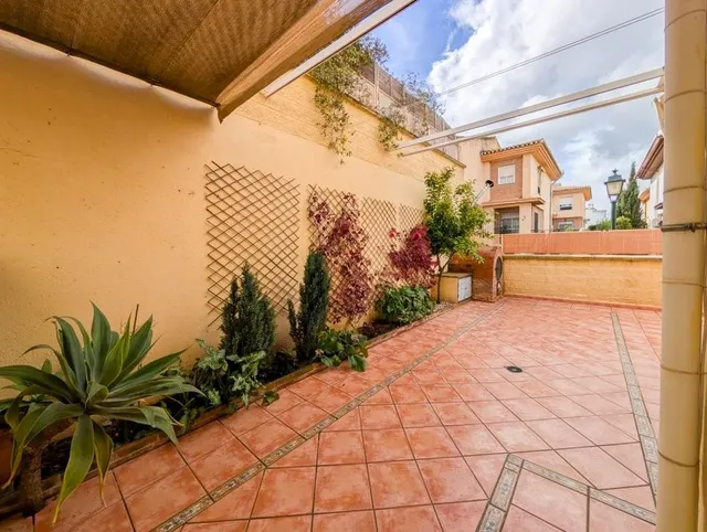 Exclusiva Residencia Unifamiliar en Cájar: Haciendo esquina. Espacio, Calidad y Bienestar para su Familia — 26