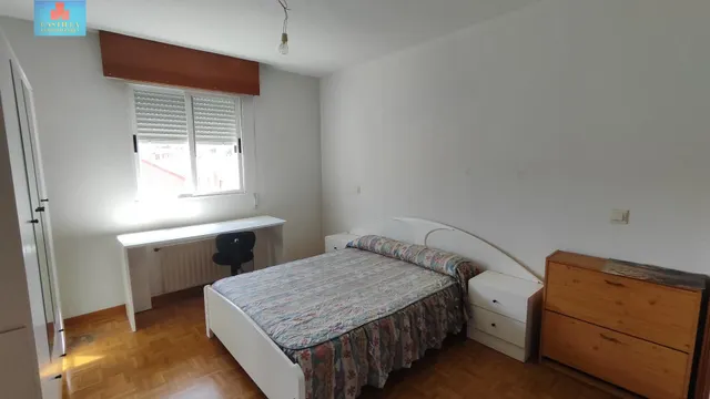 Amplio piso en alquiler  4 habitaciones, Zona SUR, Sto. Tomás — 9