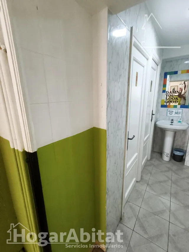 ¡PERFECTO PARA INVERTIR! CASA LUMINOSA Y ESQUINERA, CON LOCAL COMERCIAL — 37