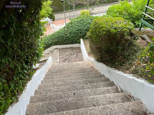 Casa en parcela de casi cuatro mil metros, con piscina, jardin, maravillosas vistas. — 13