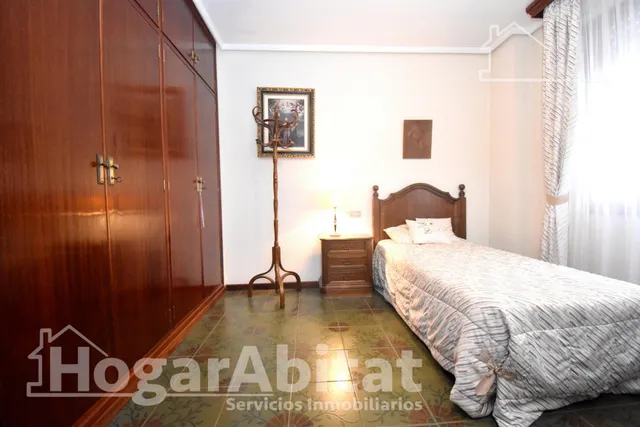 GRAN PISO SEÑORIAL CON BALCÓN Y TERRAZA EN AVENIDA PRINCIPAL — 36