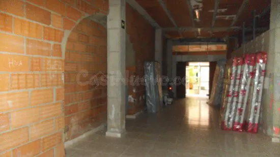 Local comercial 200m² en alquiler - CASAR DE CACERES