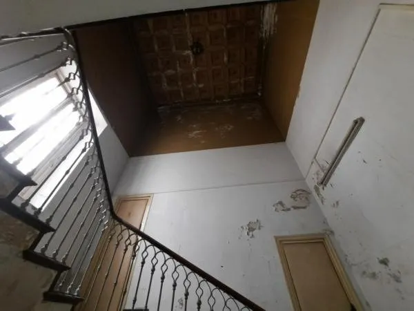 Planta baja de un edificio de 2 plantas — 9